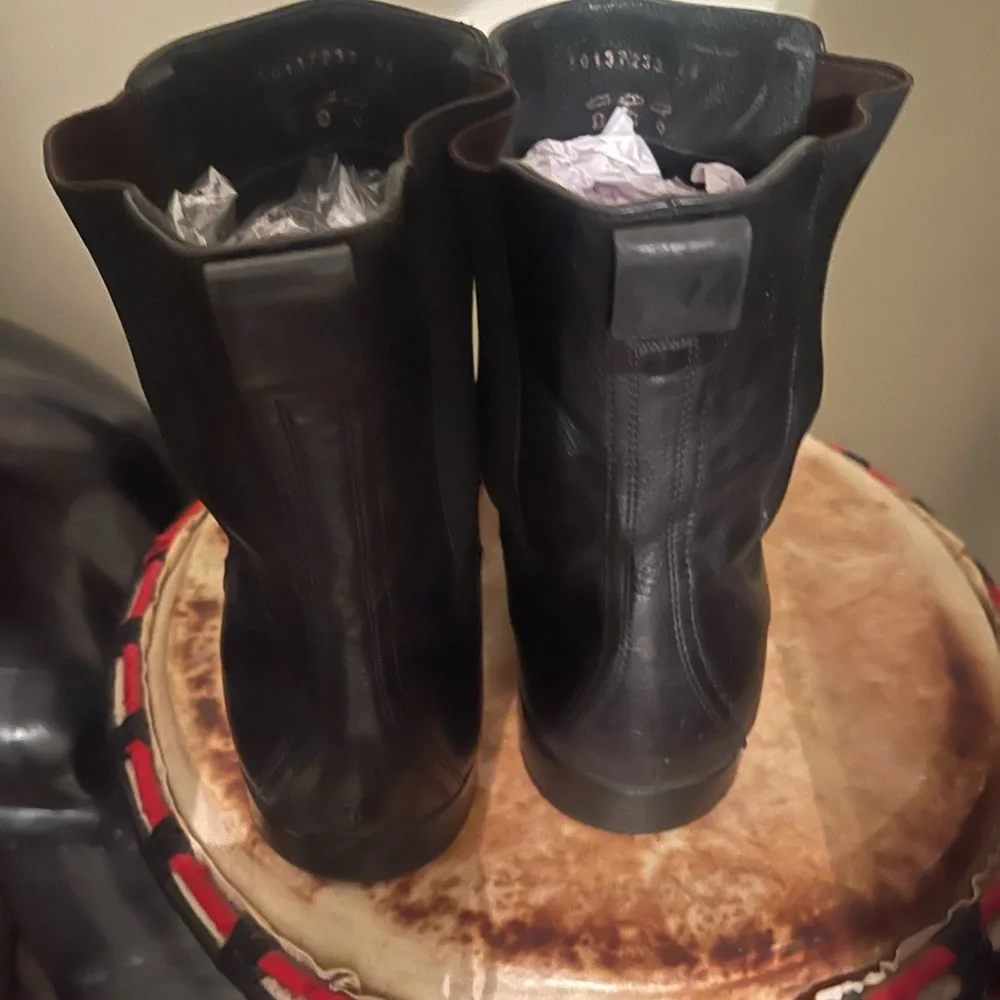 HUGO Black Leather Men's Boots - Picture 7 of 16